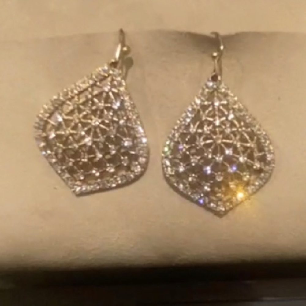 Beautiful sparkling cubic zirconia earring